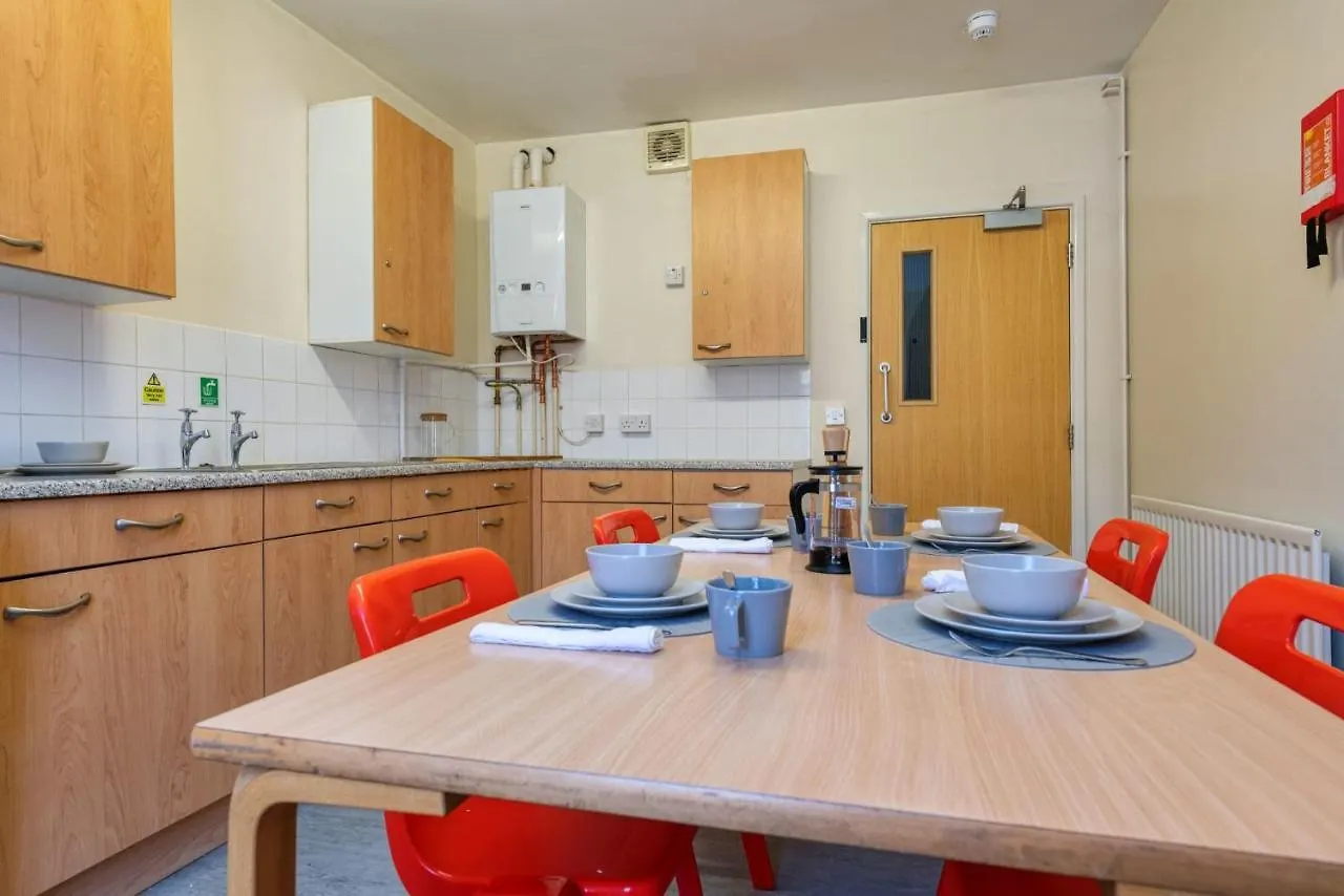 Upper Quay House: Student-Focused Accommodation with Private Rooms and Shared Kitchen Gloucester