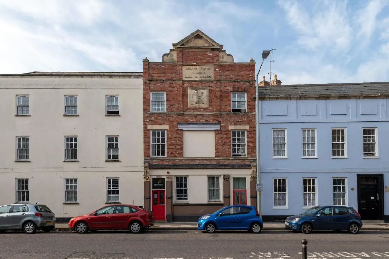 Apartment Upper Quay House: Student-Focused Accommodation with Private Rooms and Shared Kitchen Gloucester
