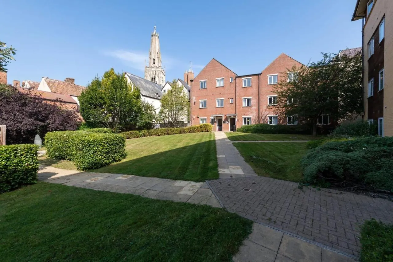 Upper Quay House: Student-Focused Accommodation with Private Rooms and Shared Kitchen Gloucester United Kingdom