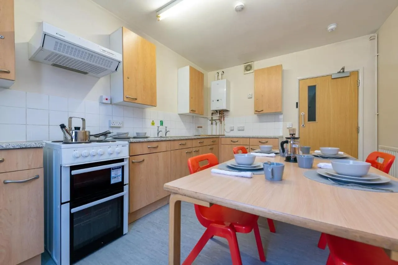 Apartment Upper Quay House: Student-Focused Accommodation with Private Rooms and Shared Kitchen Gloucester United Kingdom